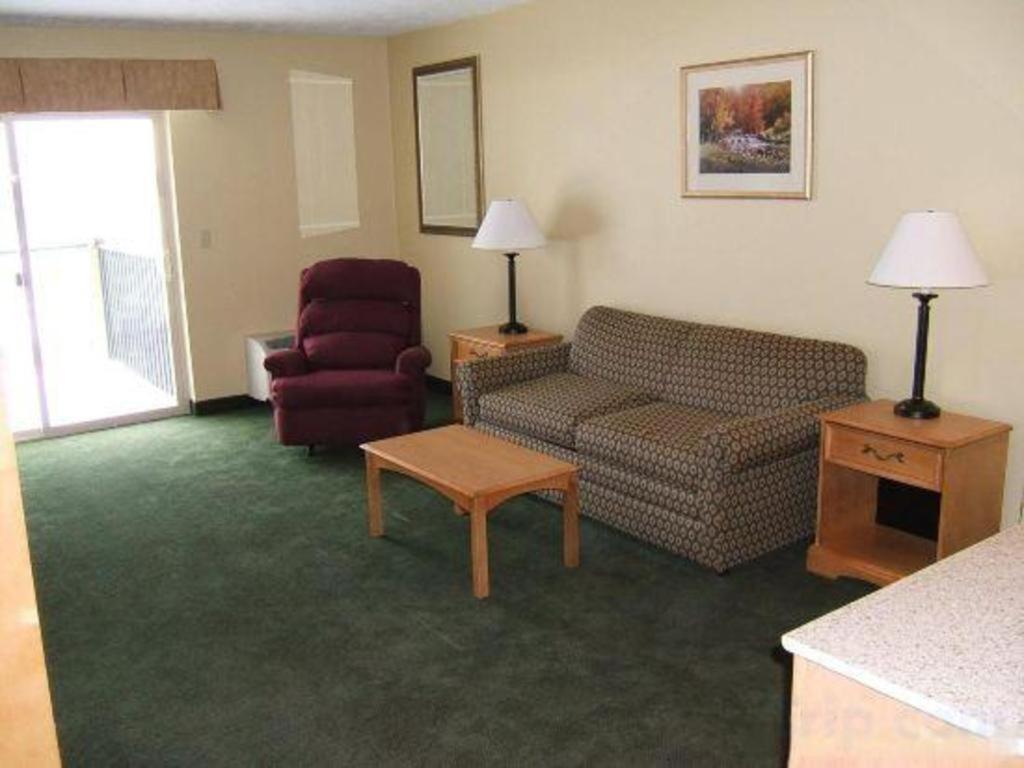 Holiday Inn Express Munising-Lakeview Hotel By Ihg Екстериор снимка