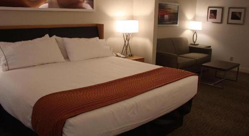 Holiday Inn Express Munising-Lakeview Hotel By Ihg Екстериор снимка