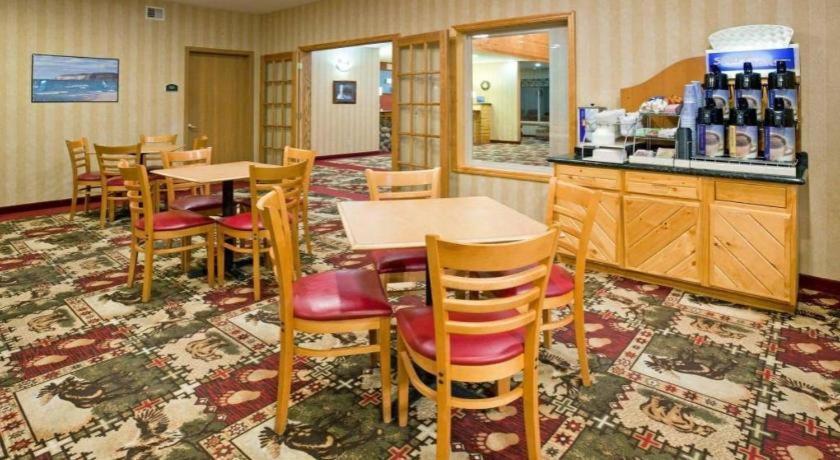 Holiday Inn Express Munising-Lakeview Hotel By Ihg Екстериор снимка