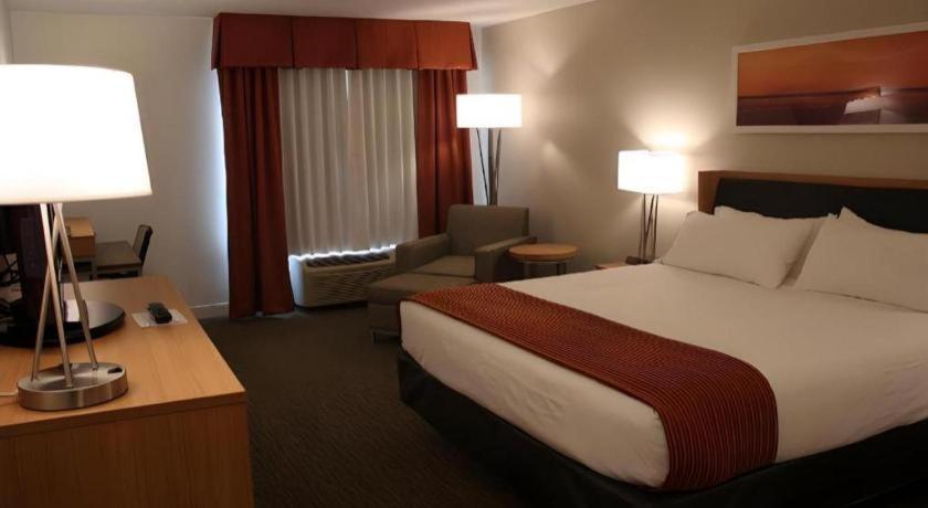 Holiday Inn Express Munising-Lakeview Hotel By Ihg Екстериор снимка