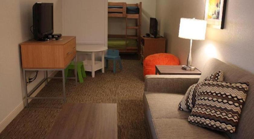 Holiday Inn Express Munising-Lakeview Hotel By Ihg Екстериор снимка