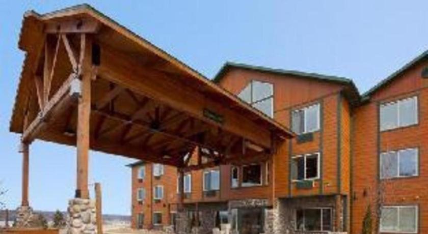 Holiday Inn Express Munising-Lakeview Hotel By Ihg Екстериор снимка