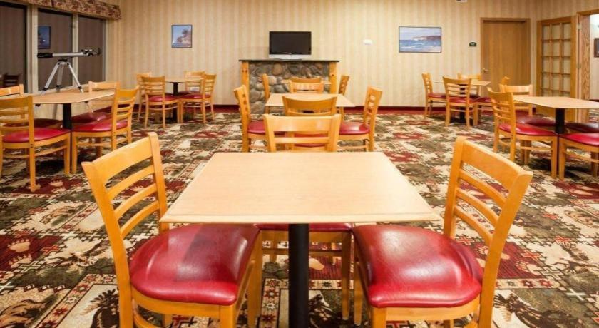 Holiday Inn Express Munising-Lakeview Hotel By Ihg Екстериор снимка