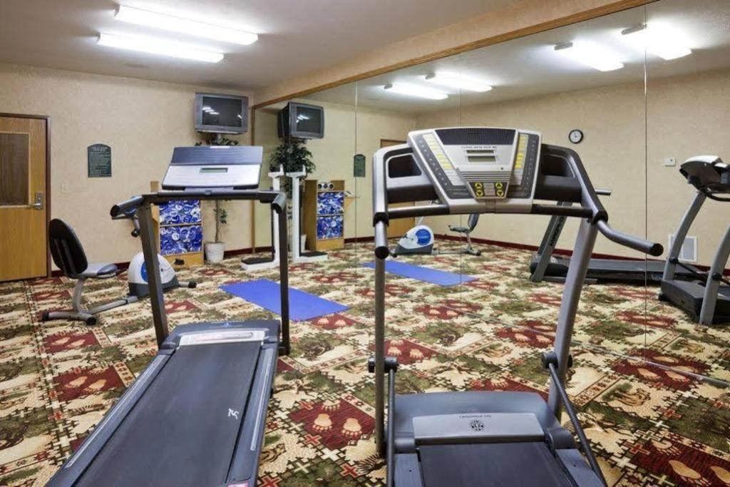 Holiday Inn Express Munising-Lakeview Hotel By Ihg Екстериор снимка